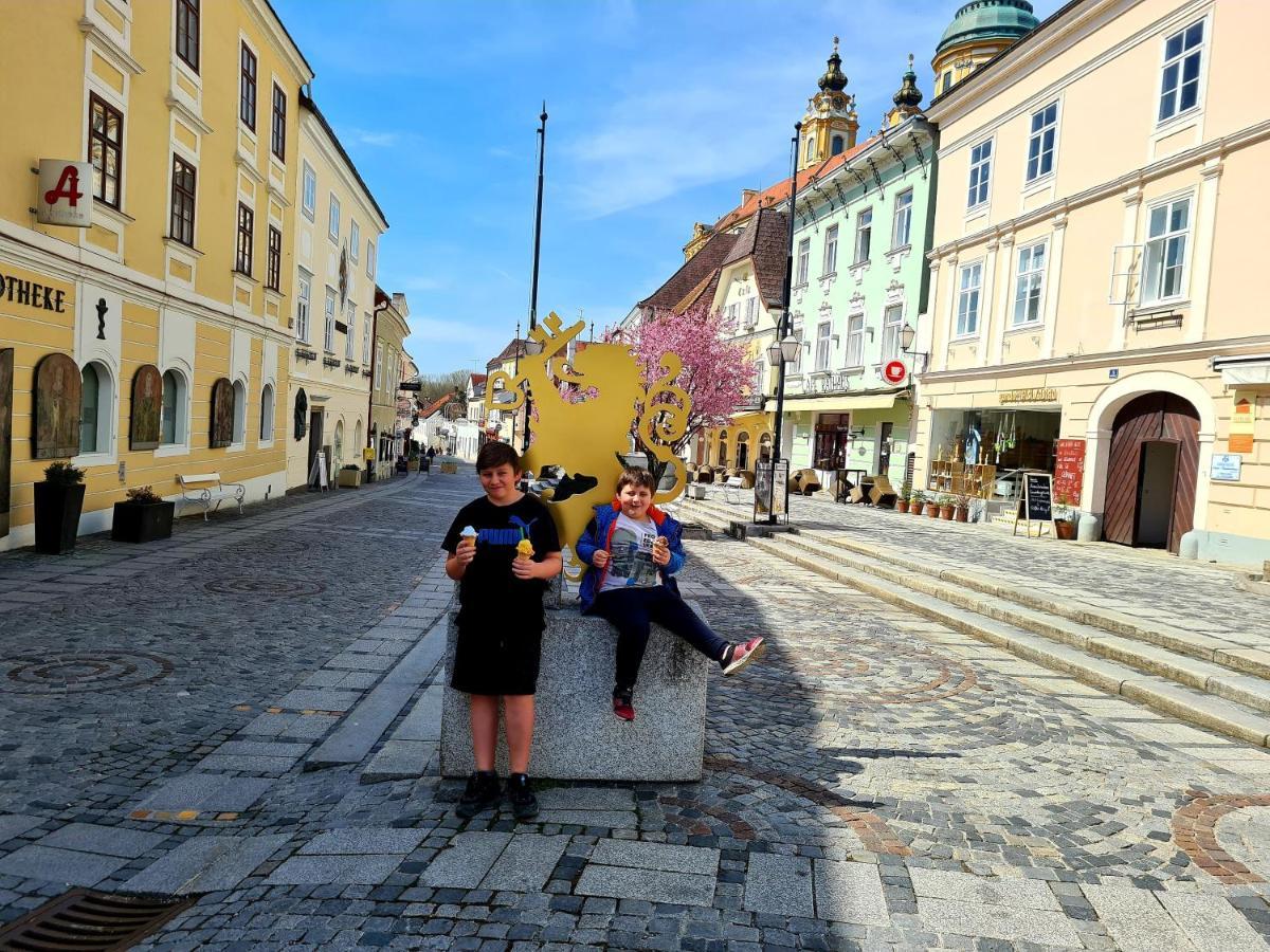 Schon Wohnen Beim Stift Melk Apartment Luaran gambar