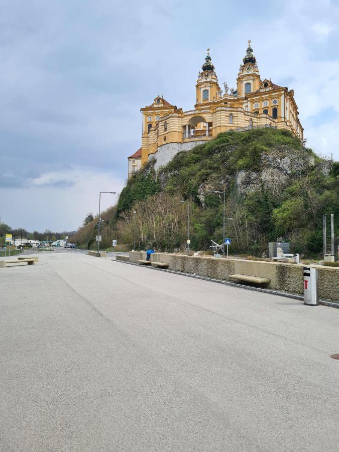Schon Wohnen Beim Stift Melk Apartment Luaran gambar